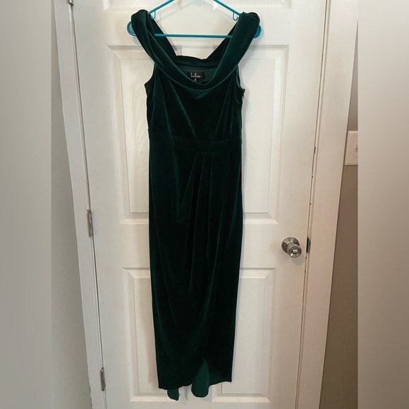 Formal dark green velvet dress, never worn - Picture 3 of 3
